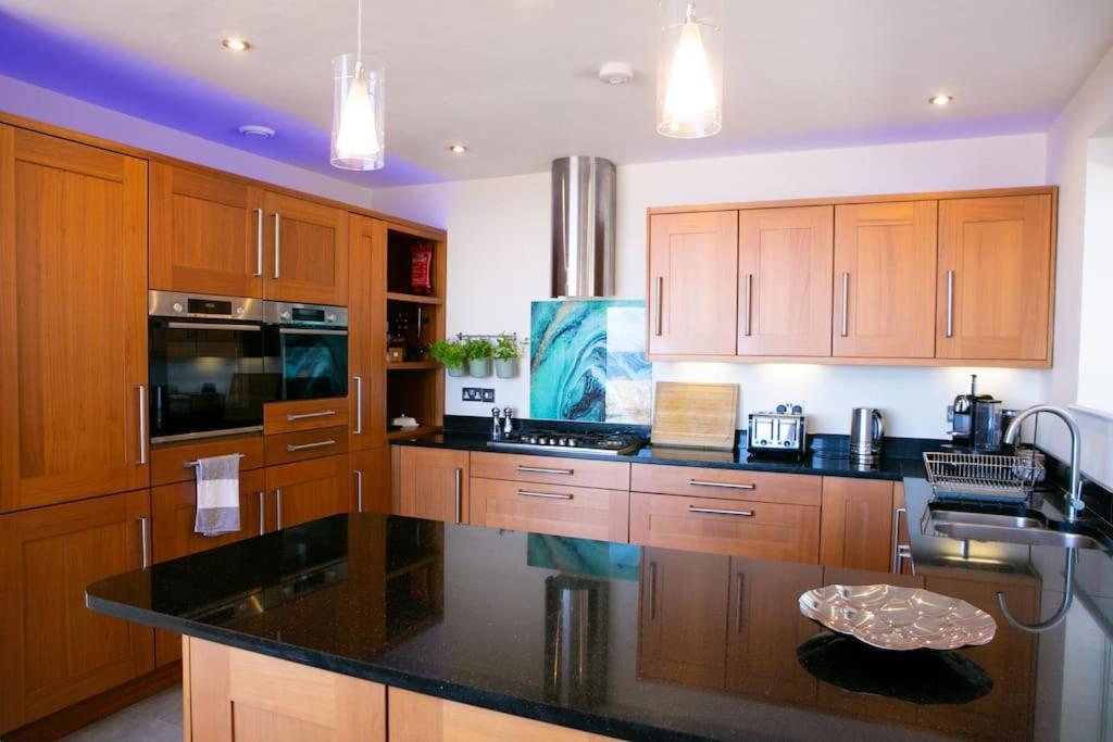 Wow I'M Living On The Beach. Luxury 4 Bed Sleeps 8 파감 외부 사진